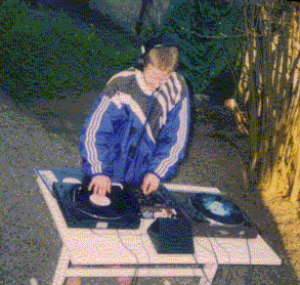 1997 im Garten am Auflegen